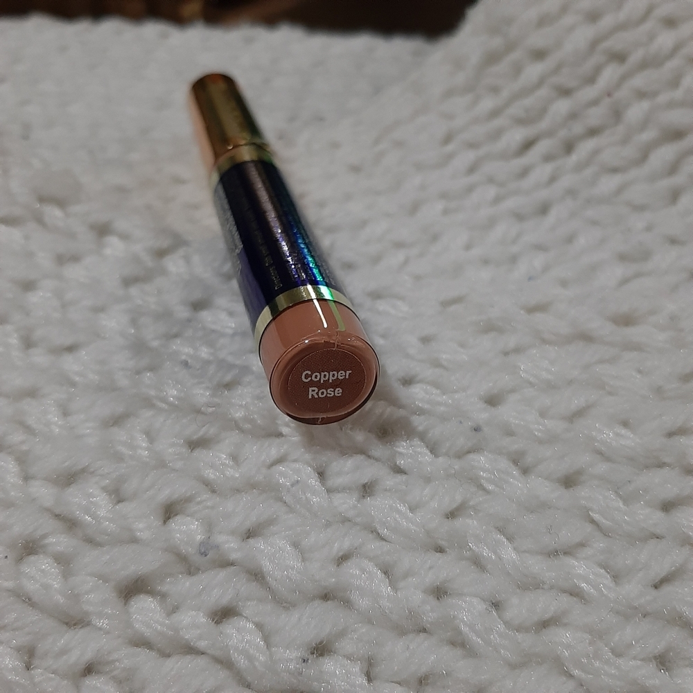 Copper Rose Shadow Sense